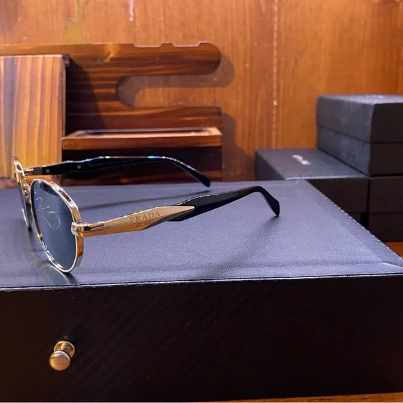 Prada 65ZS Gold/Oval Lense - Picture 2 of 12